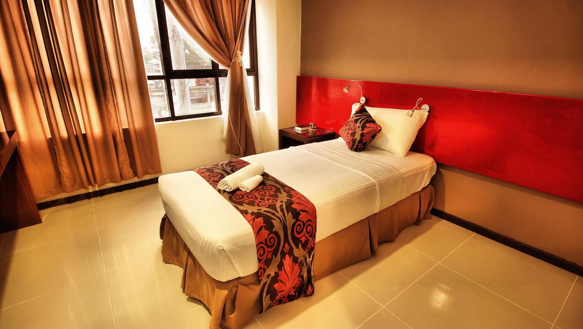 Big Daddy Hotel And Convention Center Butuan City Zewnętrze zdjęcie