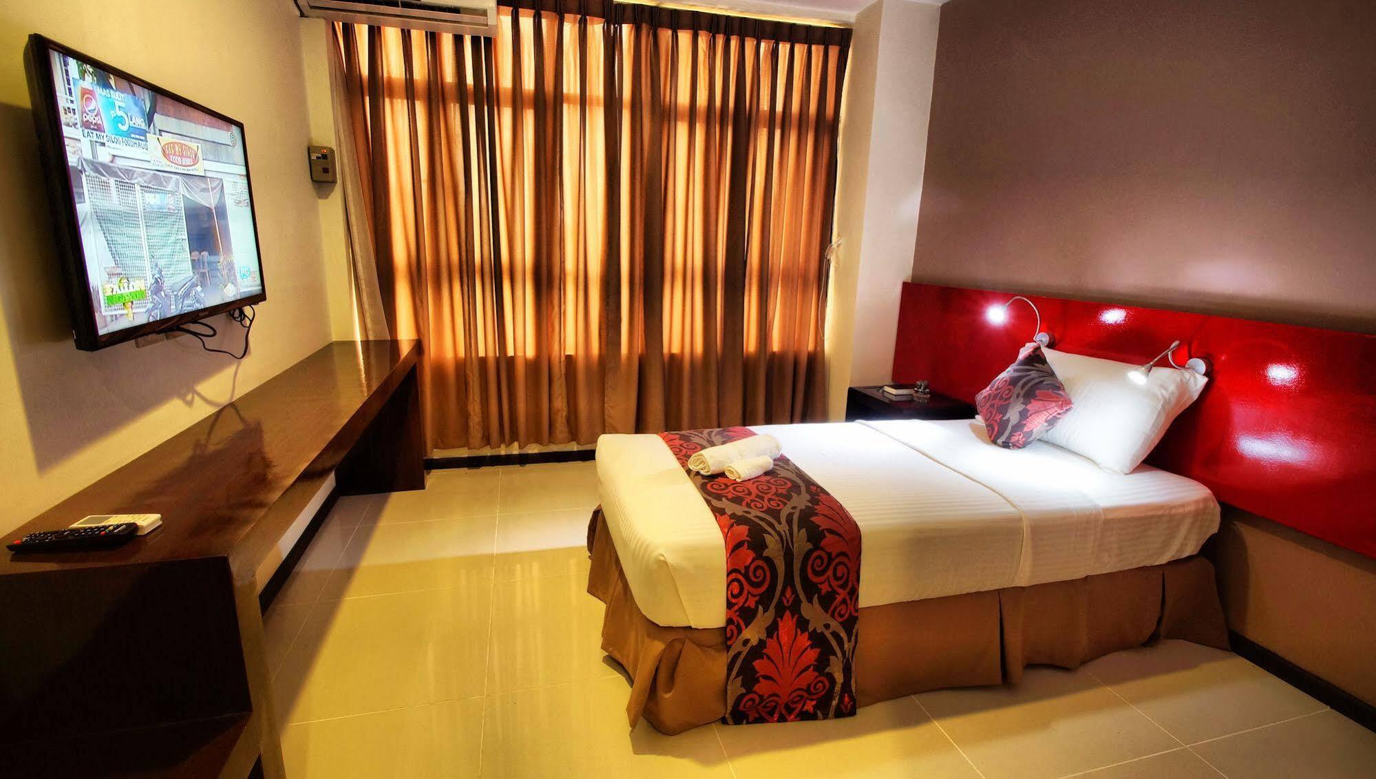 Big Daddy Hotel And Convention Center Butuan City Zewnętrze zdjęcie